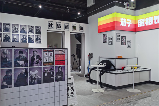 “又又中心”焕新颜，冰屏表白活动浪漫启幕-第11张图片-叠叠租写字楼网